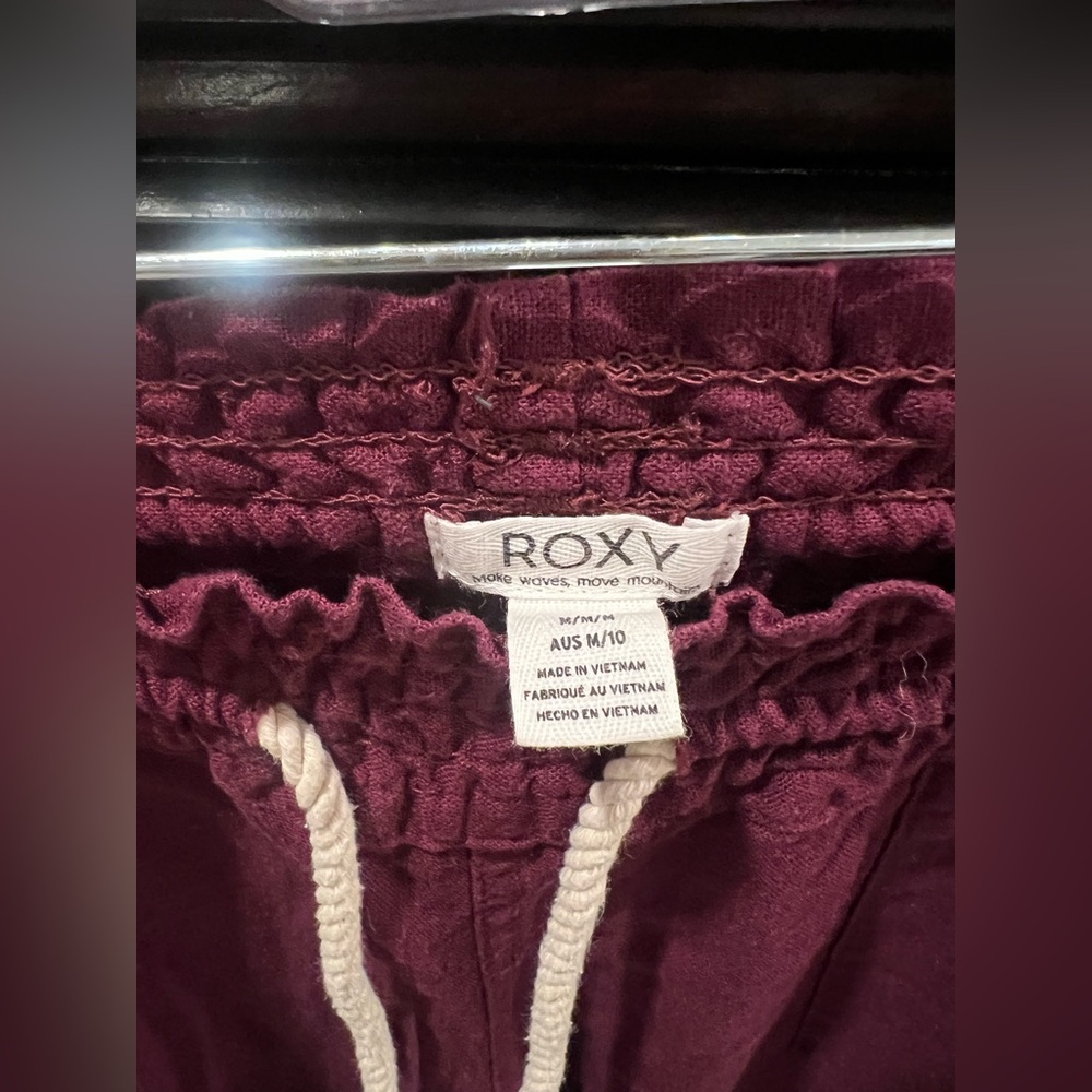 Roxy Linen pants - maroon size Medium inseam is 31 - Picture 7 of 8